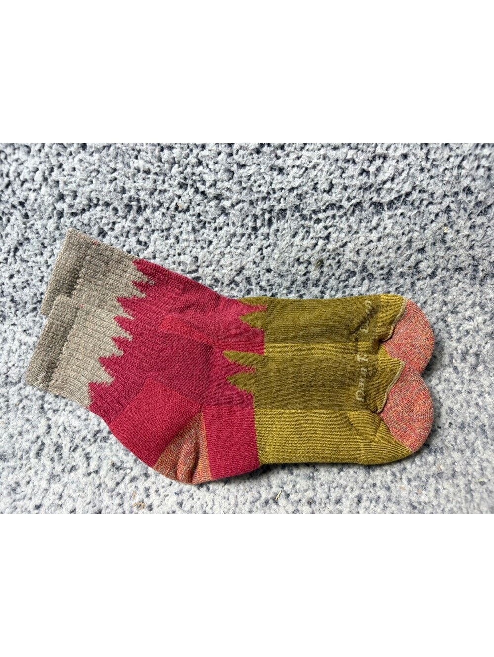 Darn Tough Treeline Hiker Micro Crew Midweight Socks Womens Med Cranberry NWOT